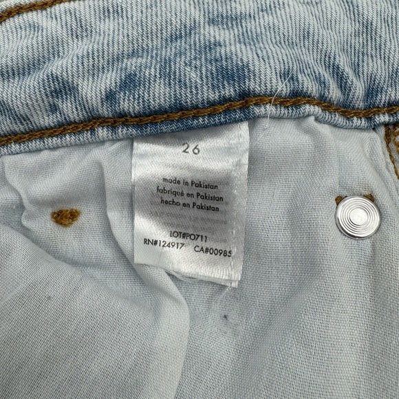 We Wore What High Rise Curvy Crop Straight Leg Jean - Super Light Wash - Size 26 - Picture 10 of 13